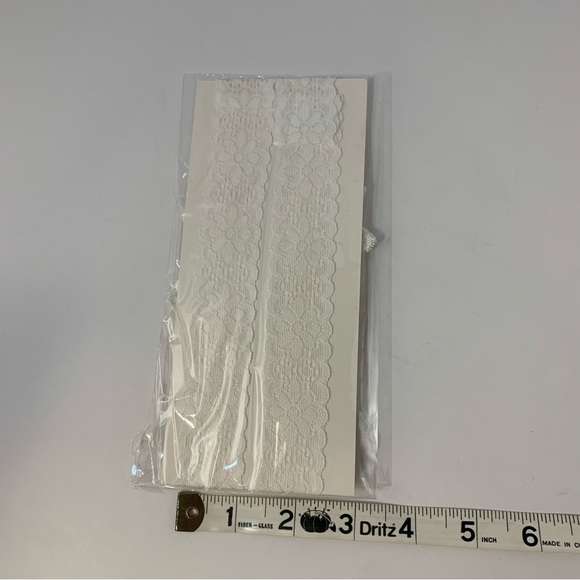 White Two-piece Garter Set with Lace and Pearl Appliques Size Medium NWT - Picture 3 of 9